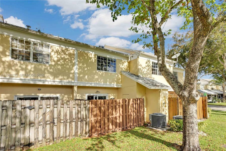 Property photo for 2881 S Cambridge Lane, Cooper City, FL