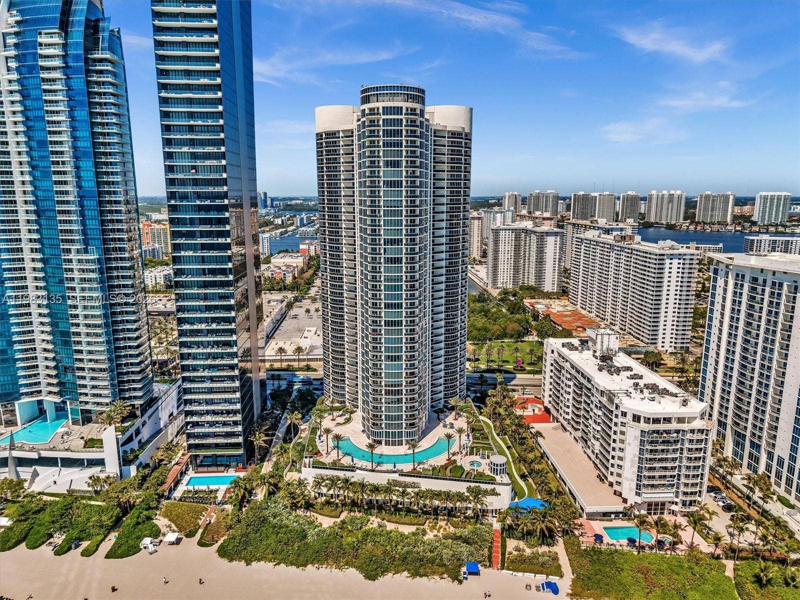 17201 Collins Avenue, #704, Sunny Isles Beach, FL 33160 Photo 1