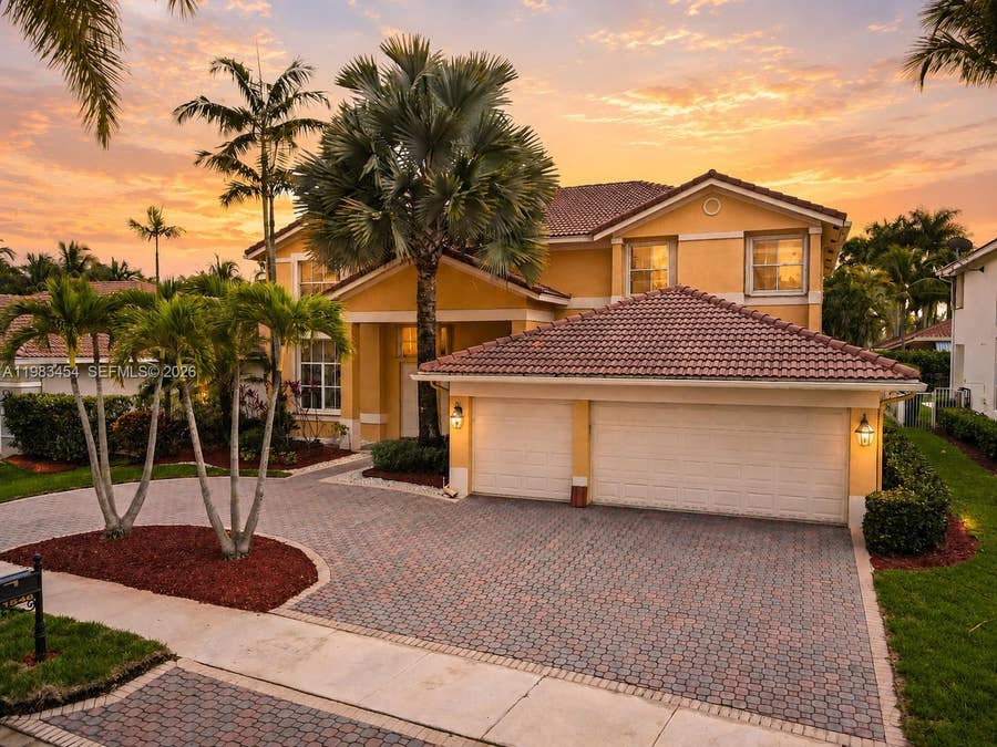 Property photo for 1646 Victoria Pointe Lane, Weston, FL