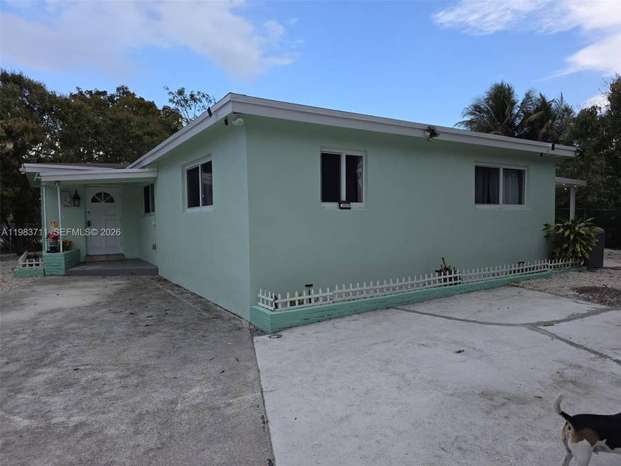 Property photo for 700 SW 28th Terrace, Fort Lauderdale, FL