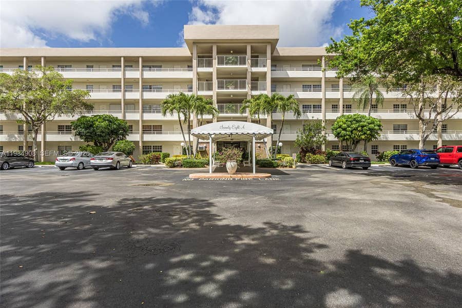 Property photo for 3970 Oaks Clubhouse Drive, #407, Pompano Beach, FL