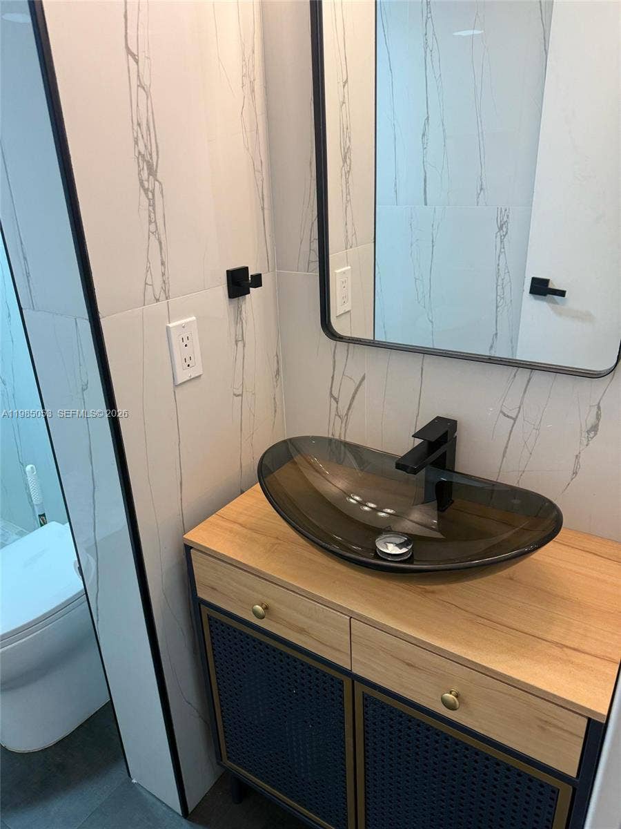 2624 NE 30th Place, #101B, Fort Lauderdale, FL 33306 Photo 9