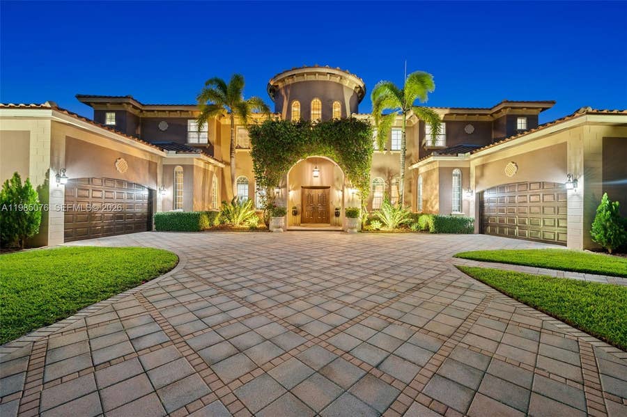 Property photo for 12821 Kapok Lane, Davie, FL