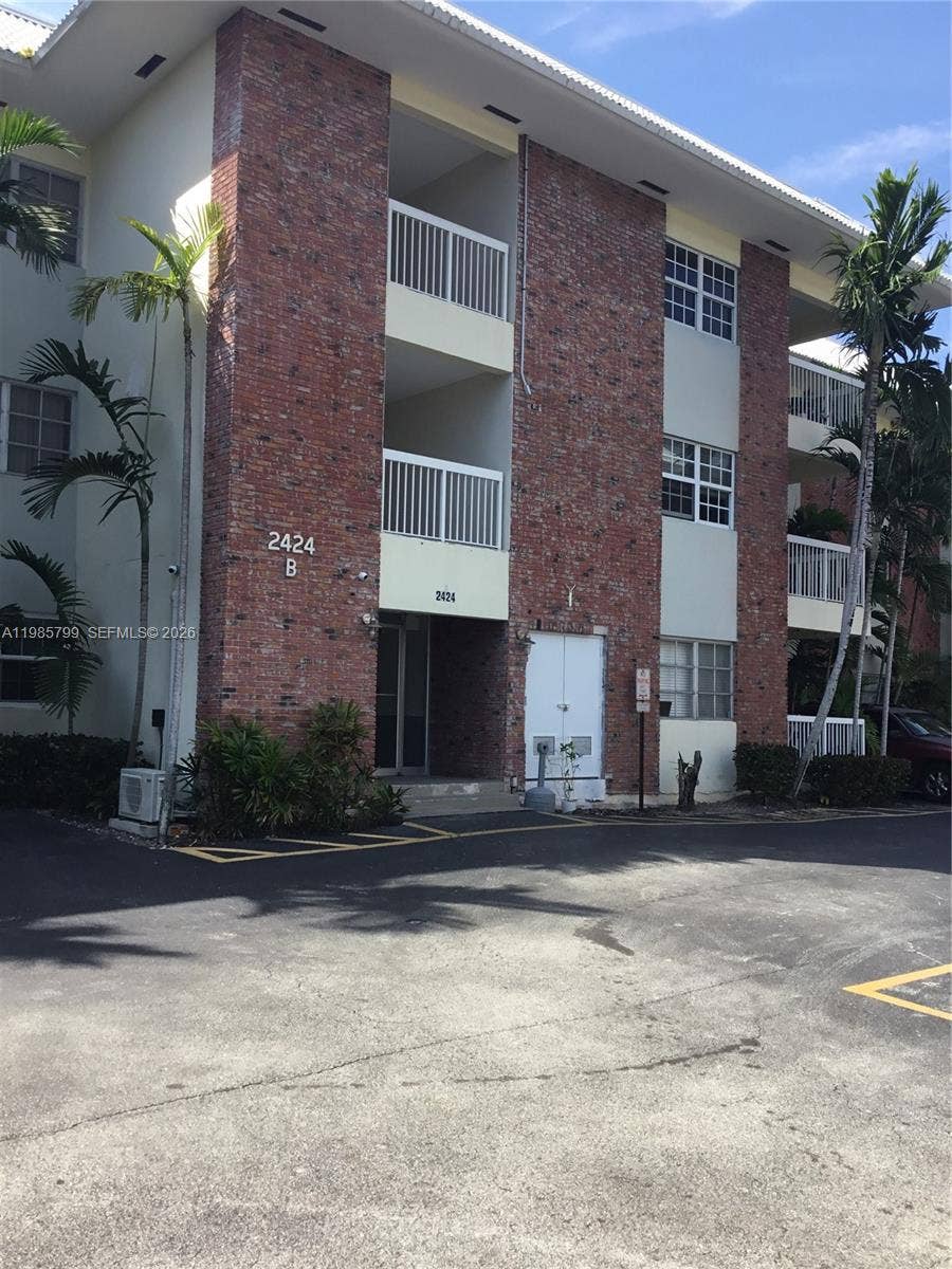 2426 SE 17th Causeway, #209A, Fort Lauderdale, FL 33316 Photo 3