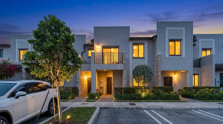 Property photo for 21068 NE 8th Avenue, Miami, FL