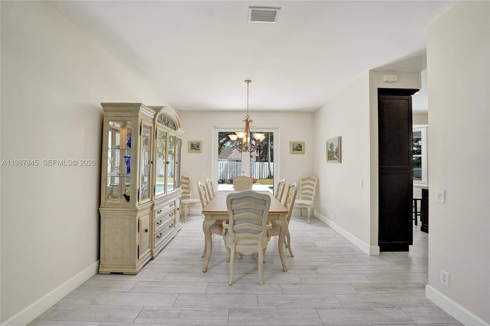 484 Cambridge Drive, Weston, FL 33326 Photo 16