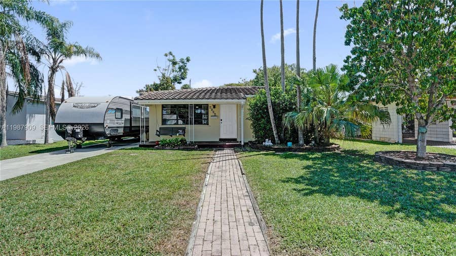 Property photo for 1007 N 31st Road, Hollywood, FL