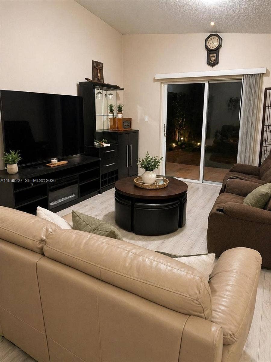 20401 SW 1st Street, Pembroke Pines, FL 33029 Photo 4