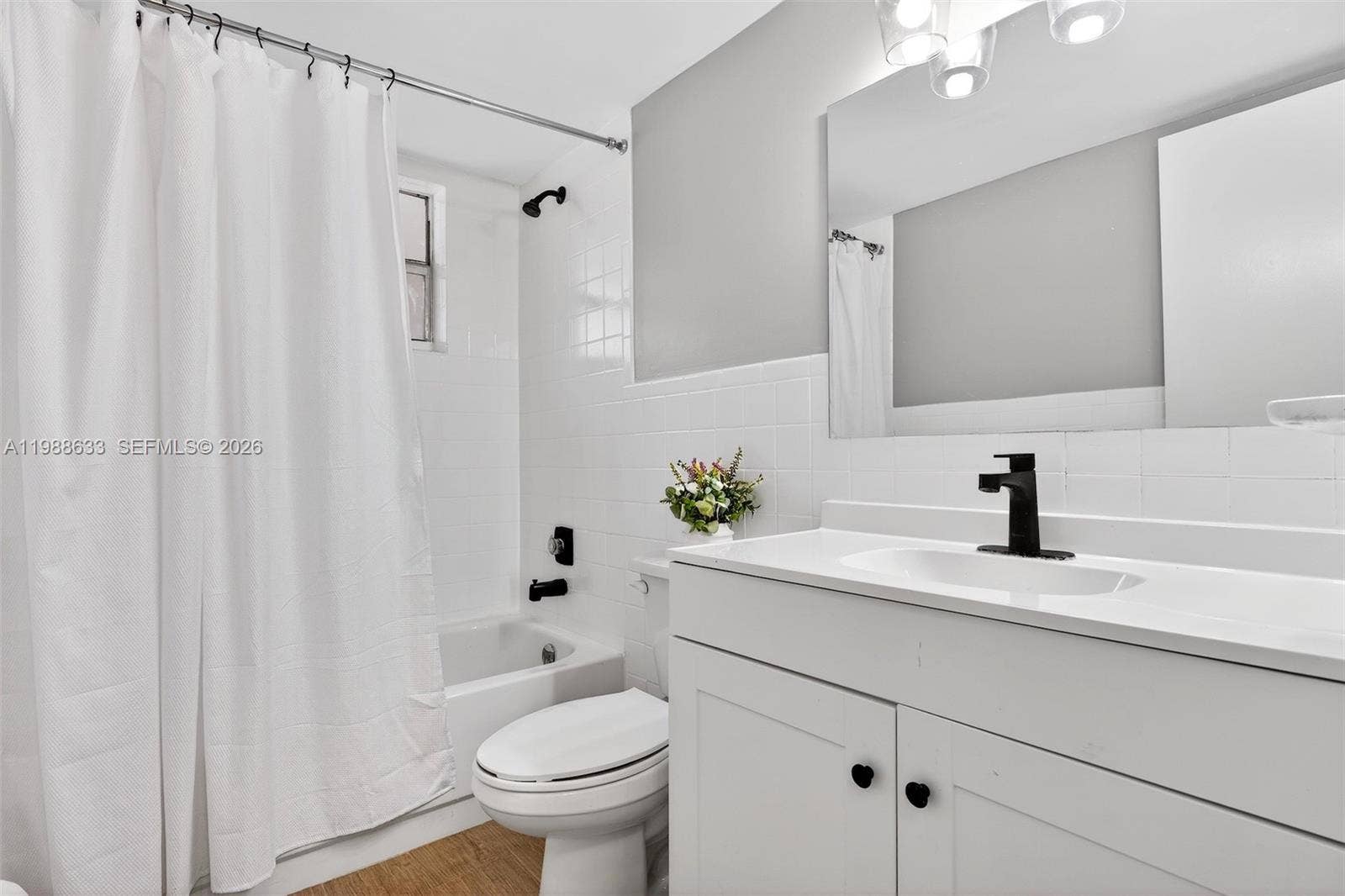 7000 Nova Drive, #105E, Davie, FL 33317 2nd Bathroom
