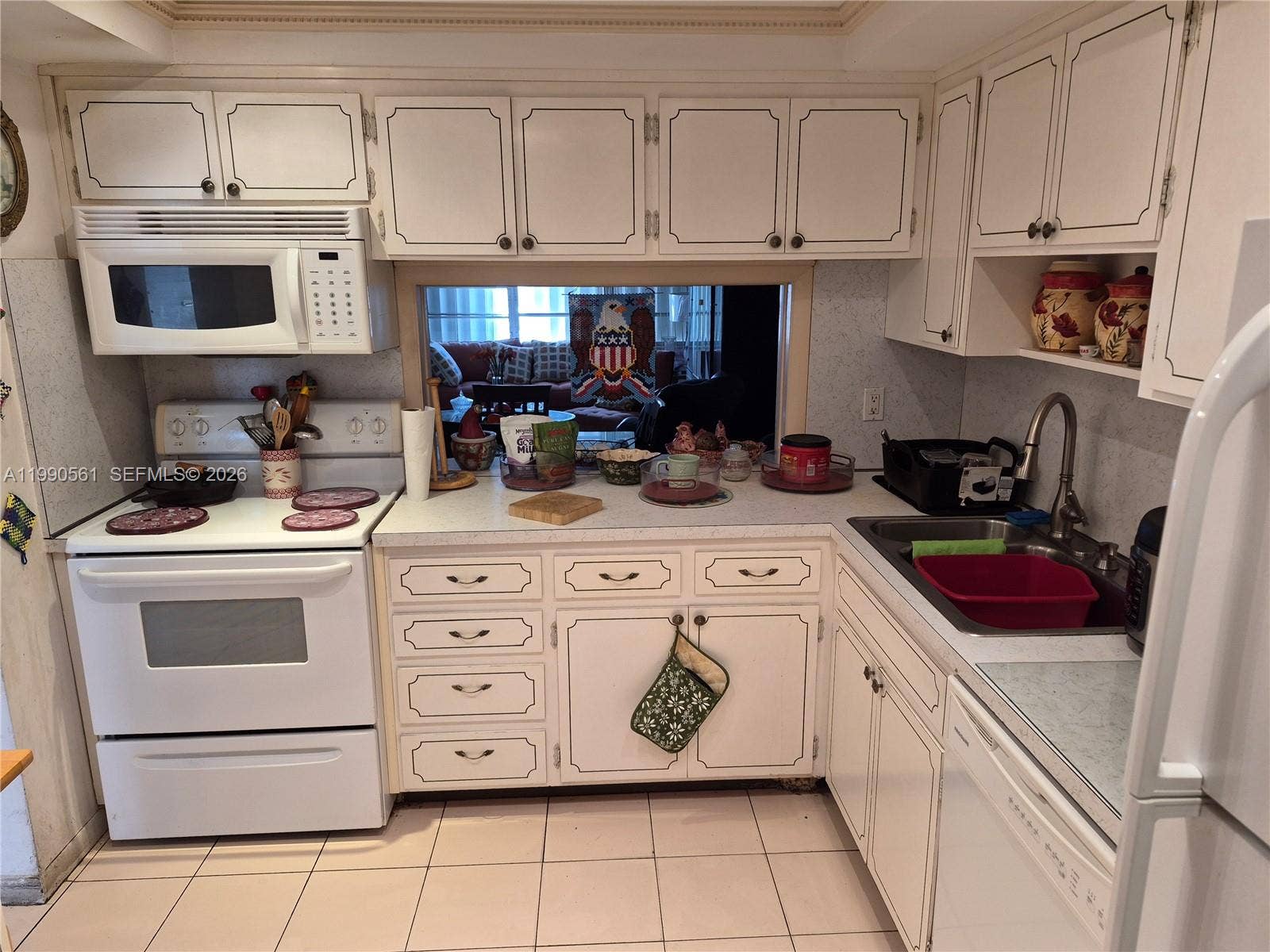 330 SE 2nd Street, #202E, Hallandale Beach, FL 33009 Photo 5