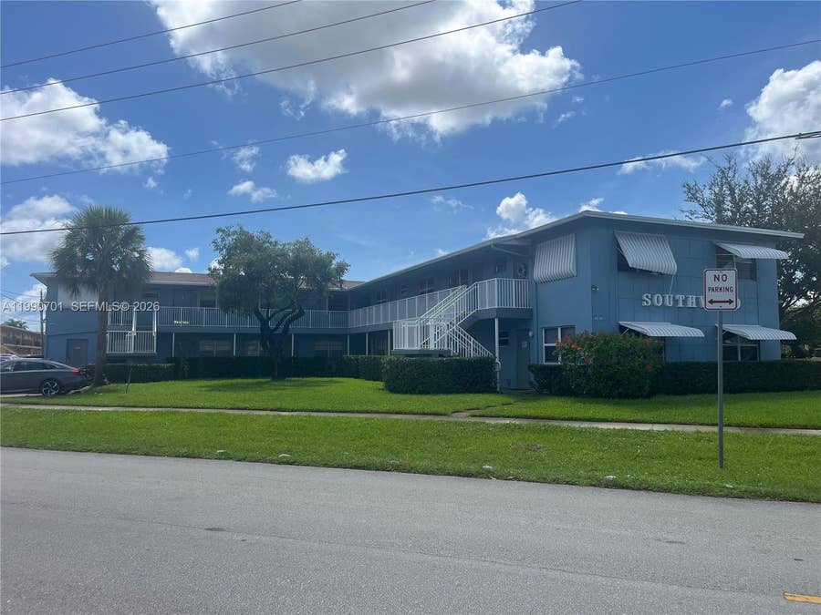 Property photo for 3856 S Cir Drive, #6, Hollywood, FL