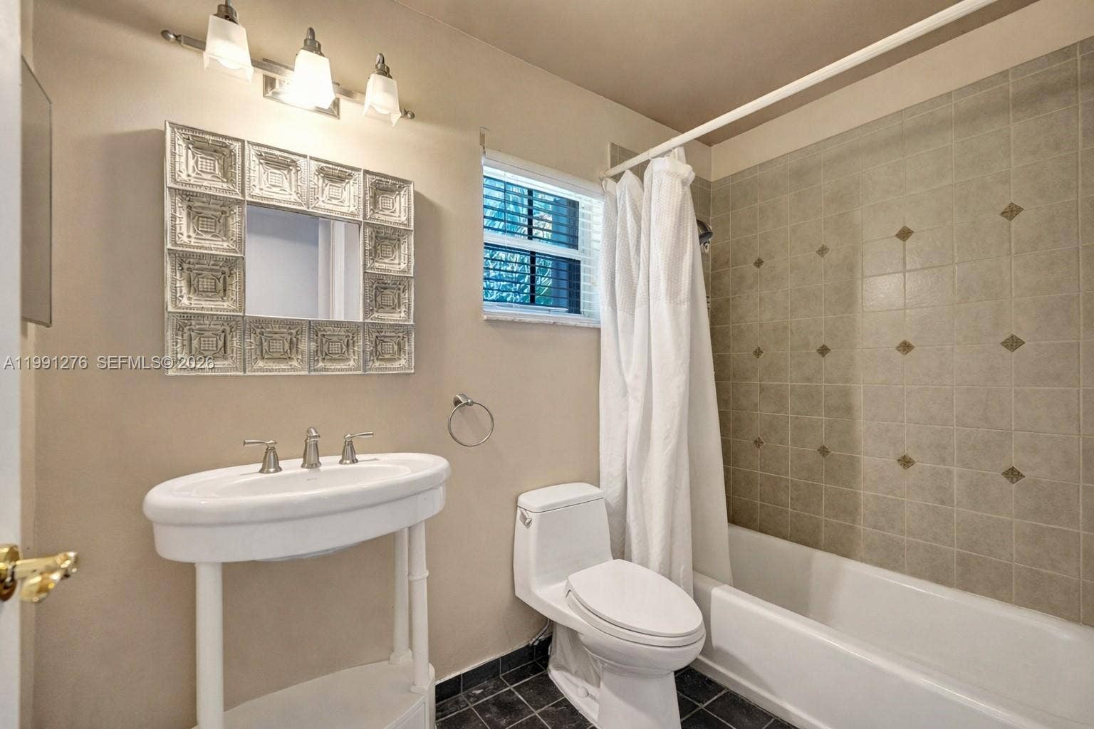 2nd Bathroom