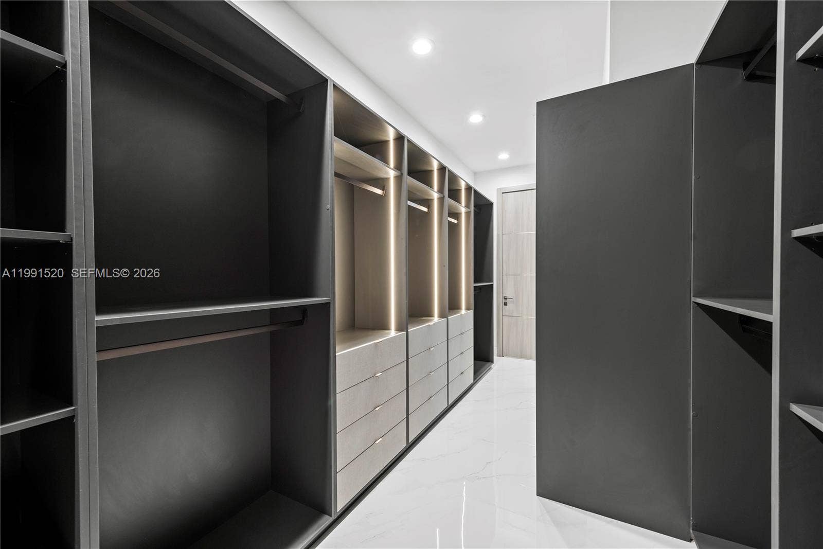 Upstairs Guestroom Closet