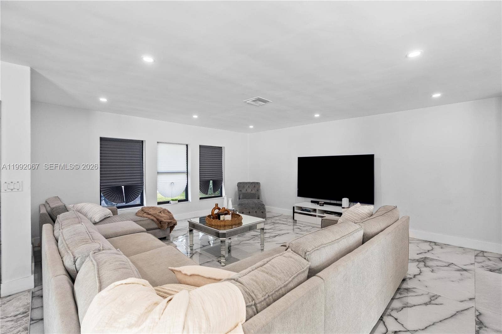 1850 NE 199th Street, Miami, FL 33179 Photo 9