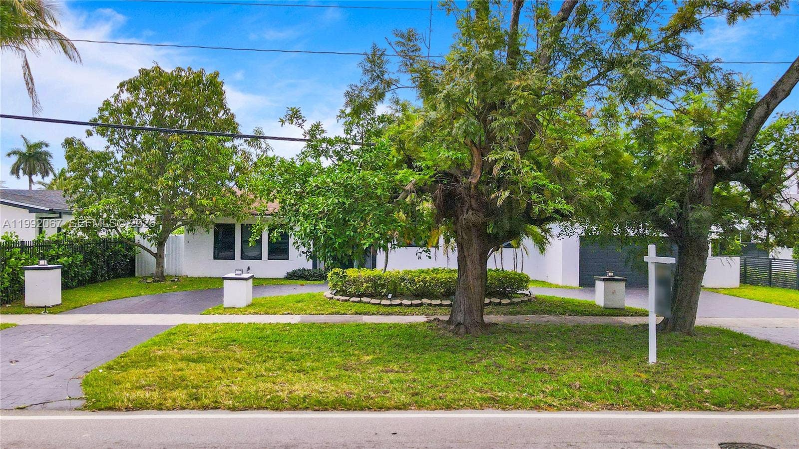 1850 NE 199th Street, Miami, FL 33179 Photo 4