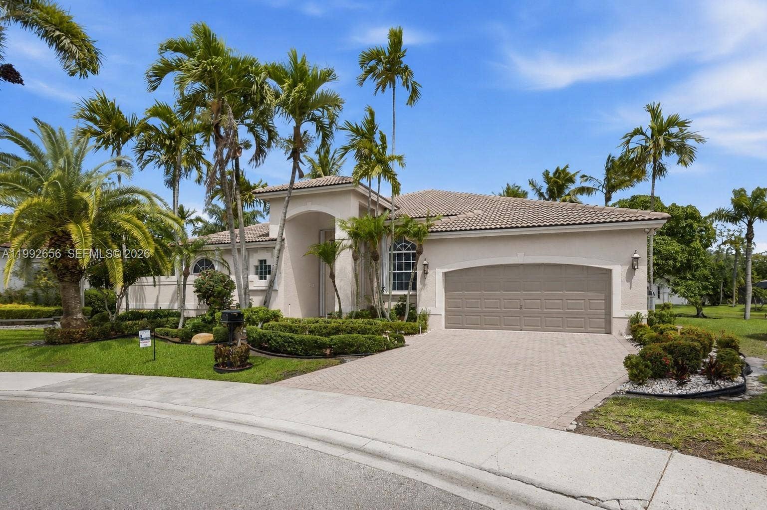 3038 Lakewood Drive, Weston, FL 33332 Virtually enhanced and Staged