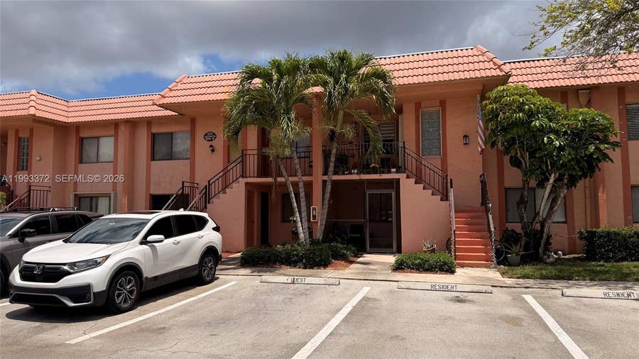 Property photo for 231 Lakeview Drive, #204, Weston, FL