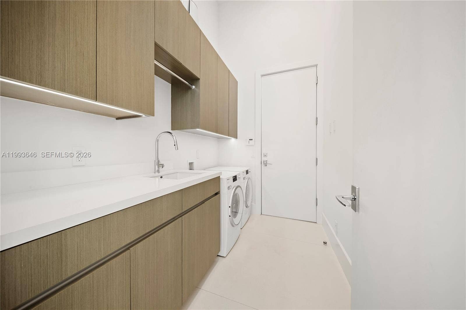 2815 NE 26th Place, Fort Lauderdale, FL 33306 Photo 8
