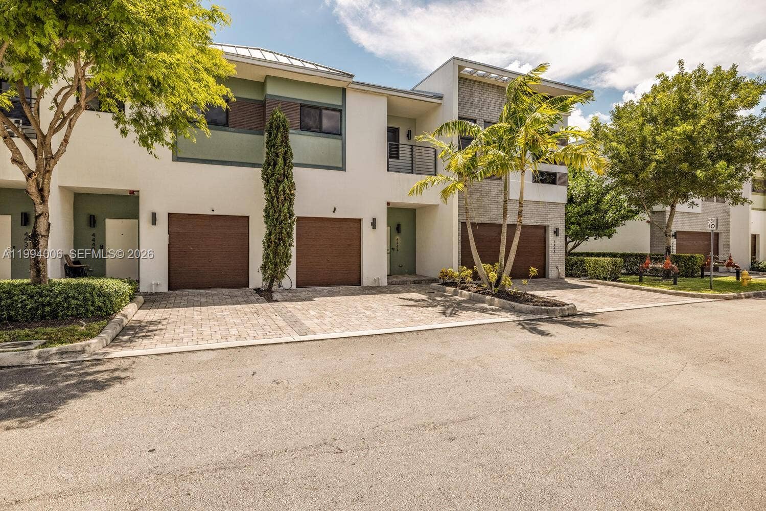 4444 NW 8th Court, Plantation, FL 33317 Photo 2