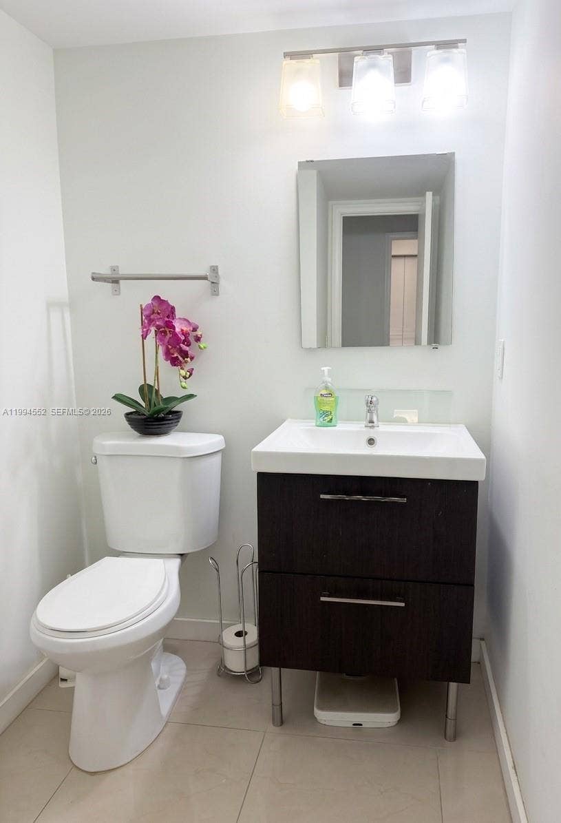 1881 Middle River Drive, #704, Fort Lauderdale, FL 33305 1/2 bath