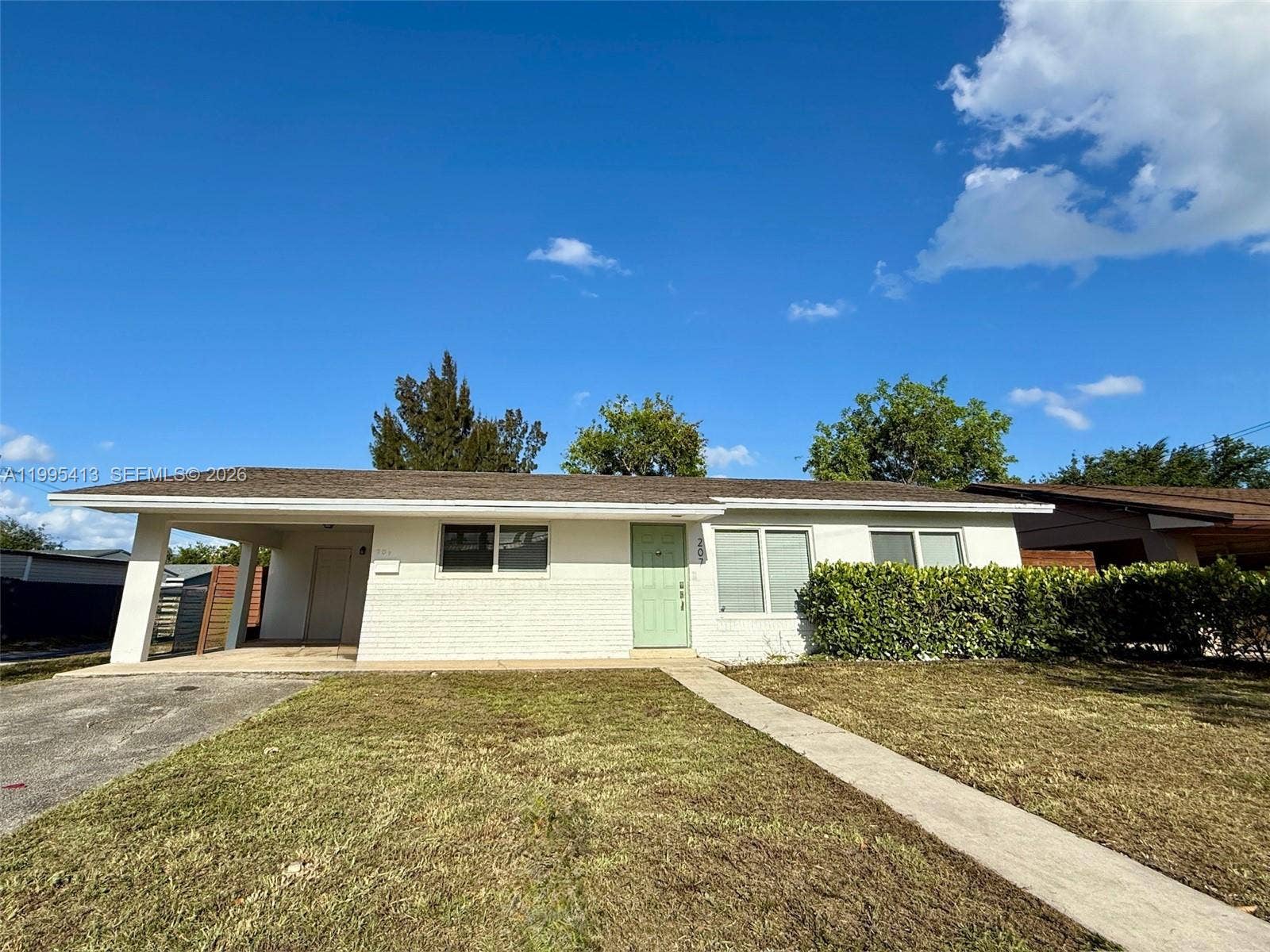 207 SW 12th Avenue, Dania Beach, FL 33004 Photo 2