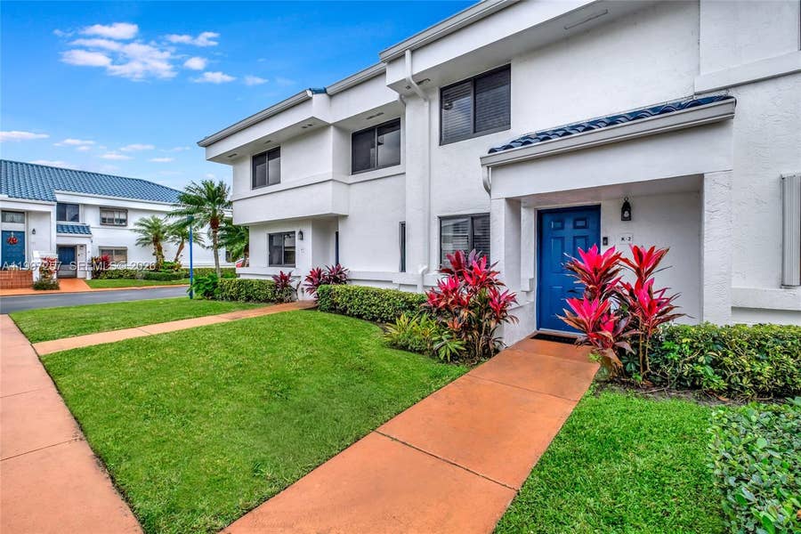 Property photo for 21300 San Simeon Way, #K2, Miami, FL
