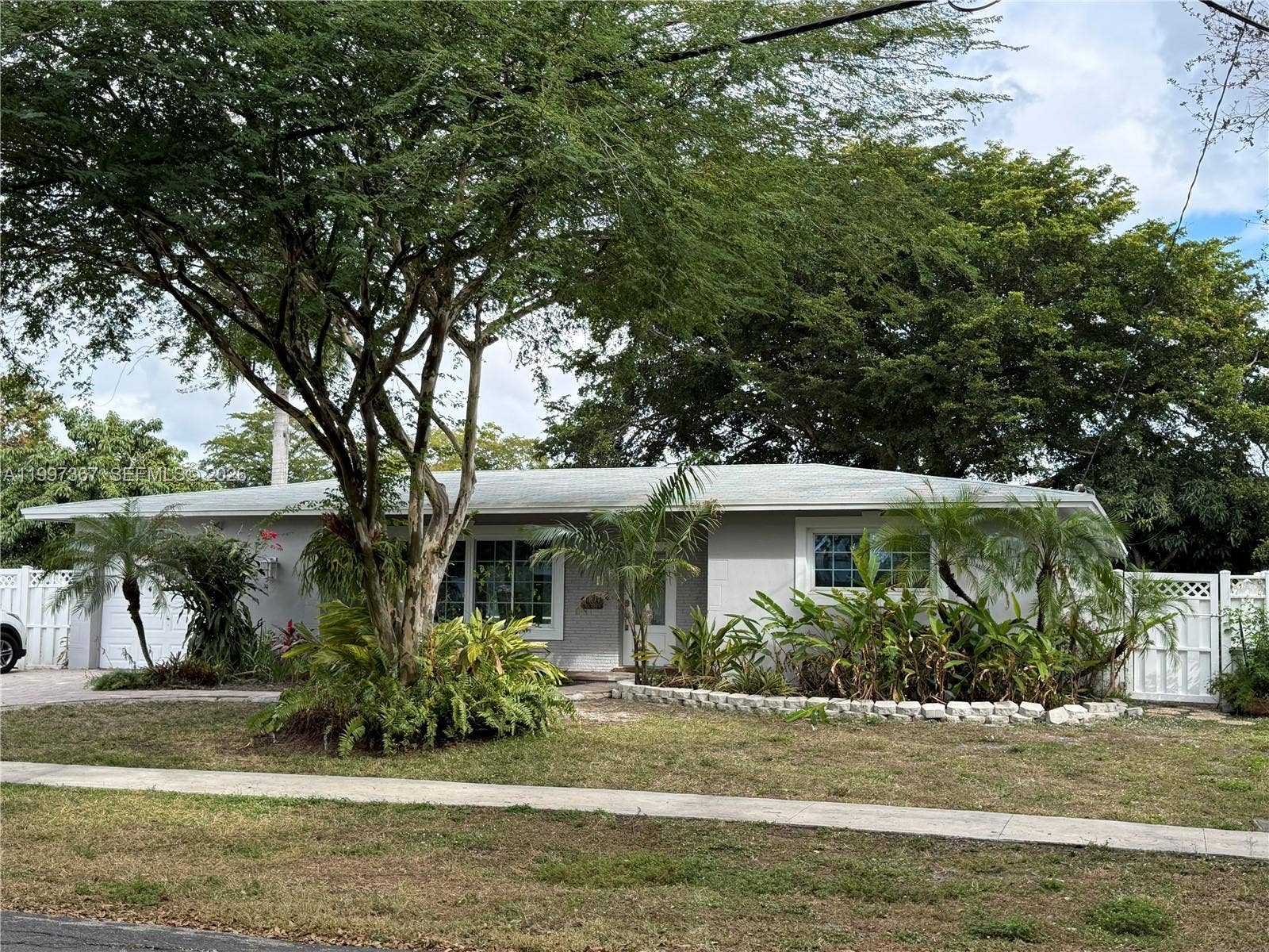 410 SW 56th Avenue, Plantation, FL 33317 Photo 1