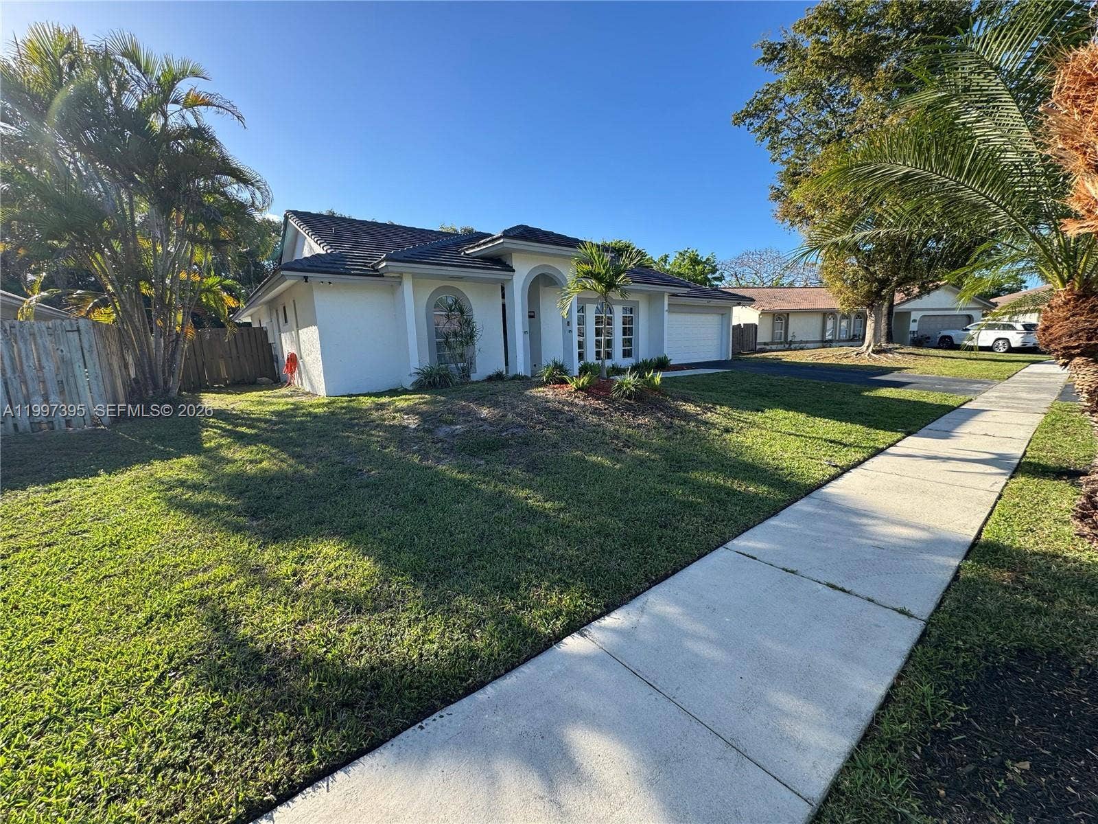 427 SW 169th Terrace, Weston, FL 33326 Photo 3