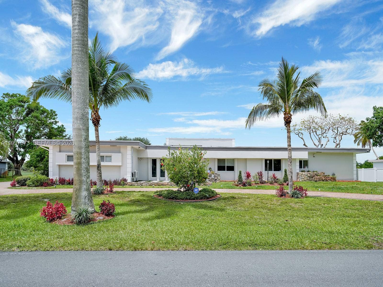 621 E Tropical Way, Plantation, FL 33317 Photo 29