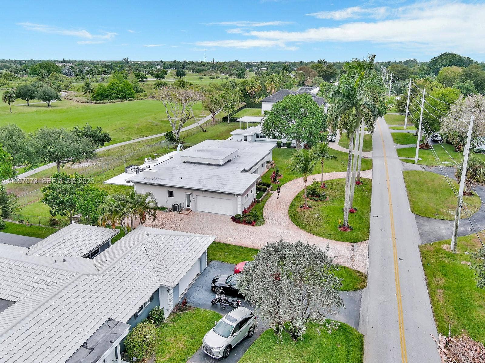 621 E Tropical Way, Plantation, FL 33317 Photo 3