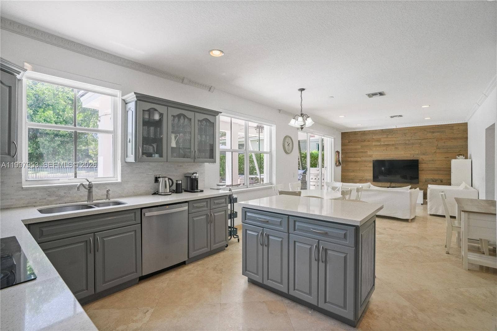 1317 Chenille Circle, Weston, FL 33327 Kitchen