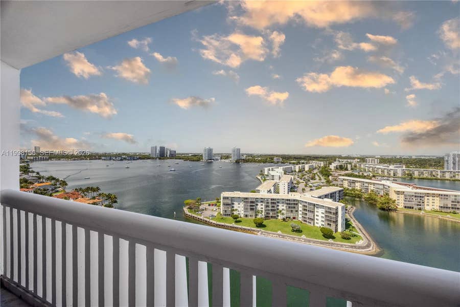 Property photo for 1000 W Island Boulevard, #1910, Aventura, FL
