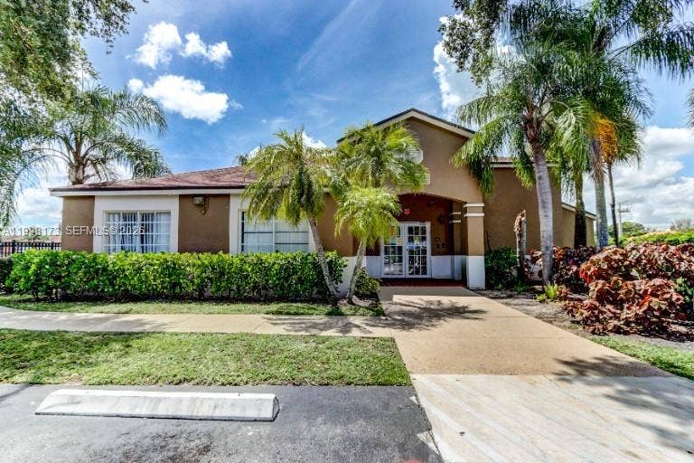 Property photo for 1129 Lake Victoria Drive, #F, West Palm Beach, FL