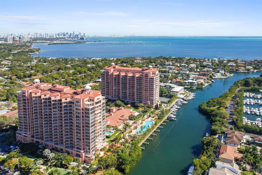 Property photo for 10 Edgewater Drive, #7G, Coral Gables, FL