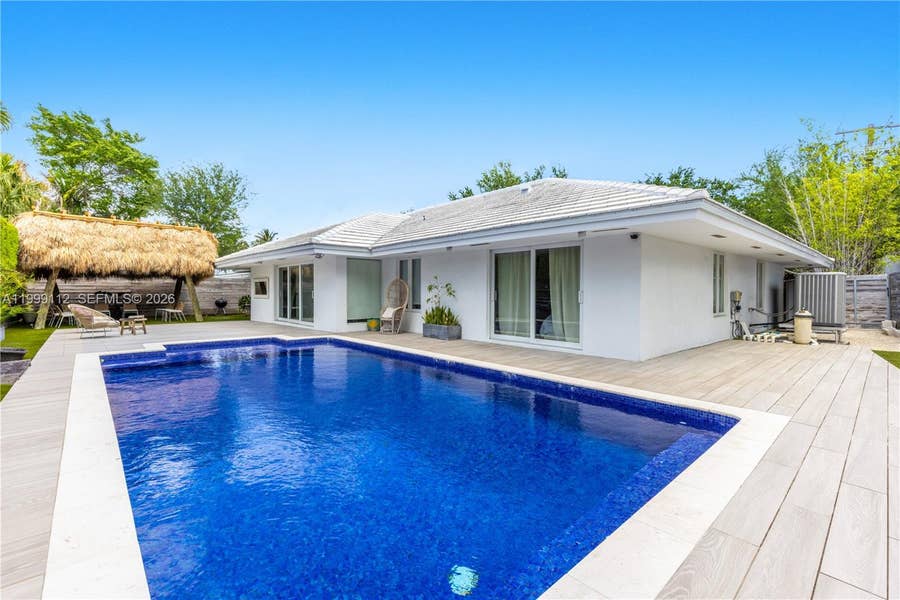 Property photo for 524 Warren Lane, Key Biscayne, FL