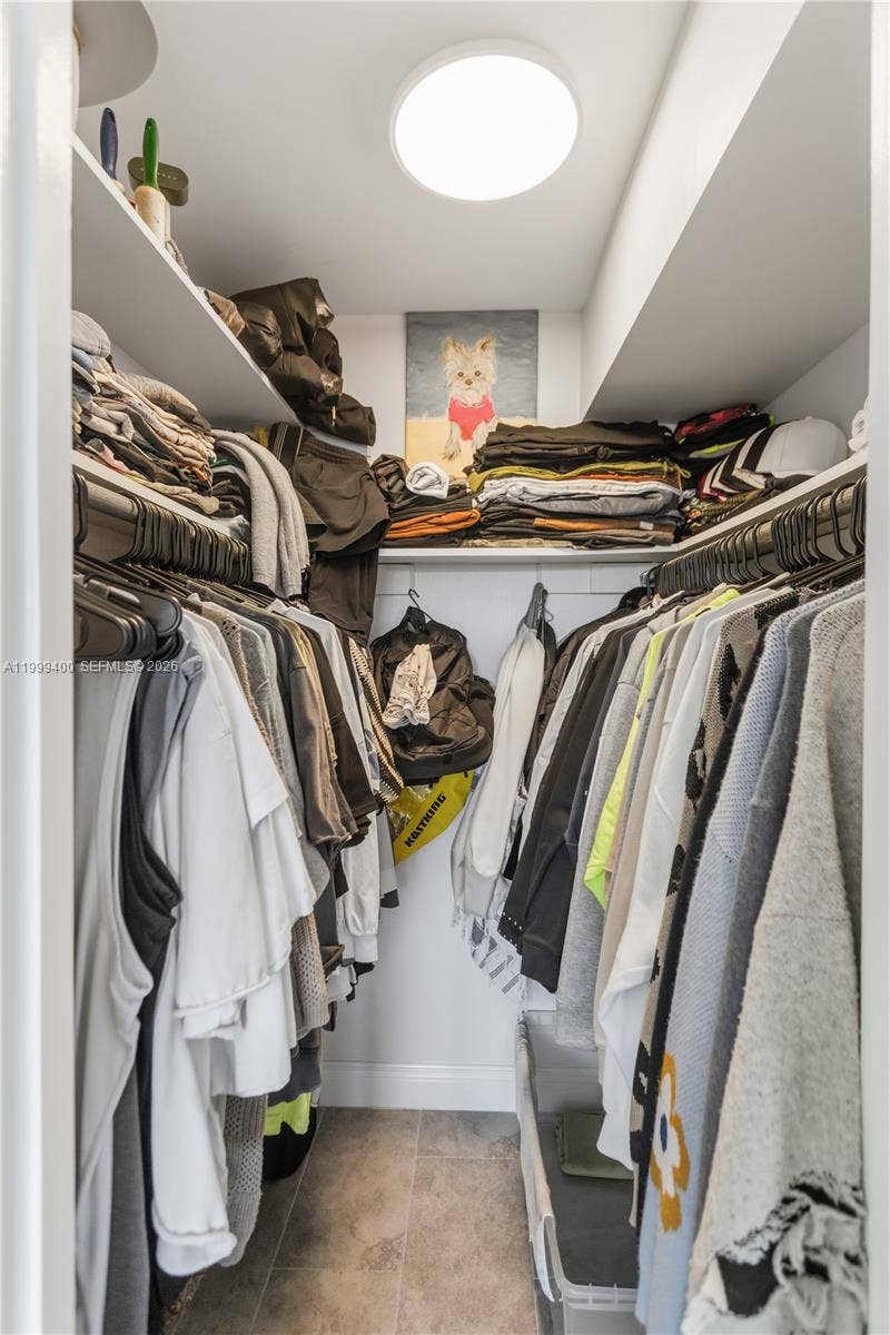 340 Sunset Drive, #407, Fort Lauderdale, FL 33301 Walk in closet