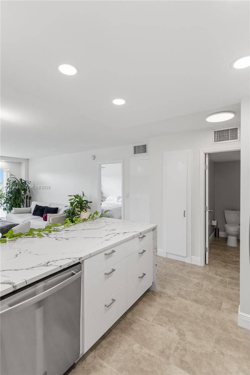 340 Sunset Drive, #407, Fort Lauderdale, FL 33301 Photo 11