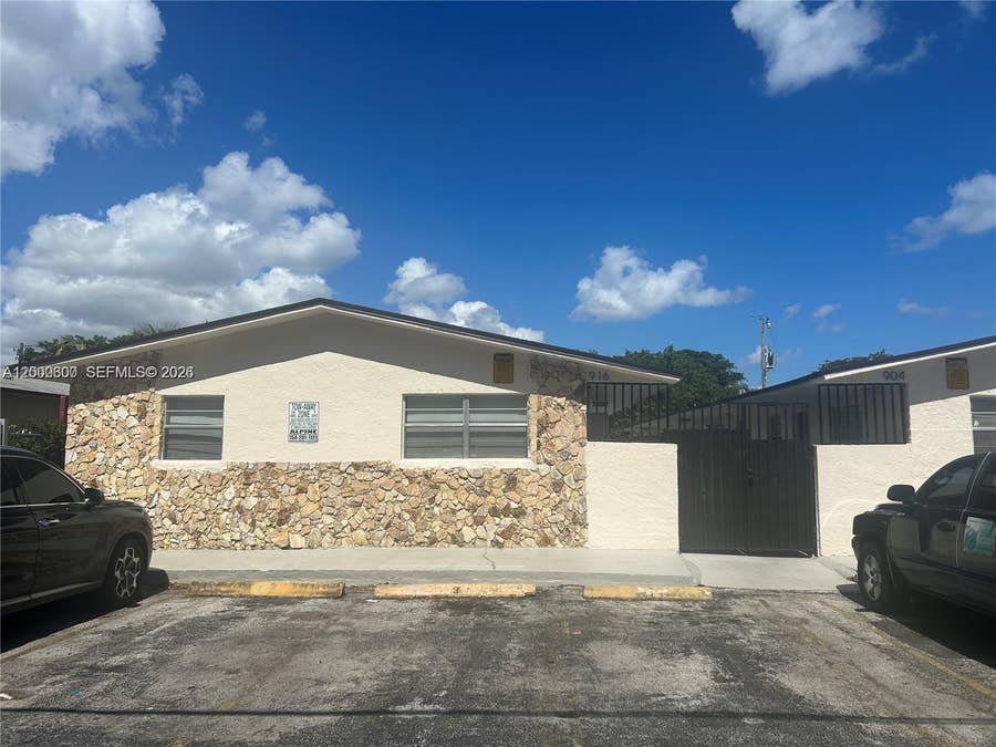 Property photo for 904 SW 10th Street, Hallandale Beach, FL