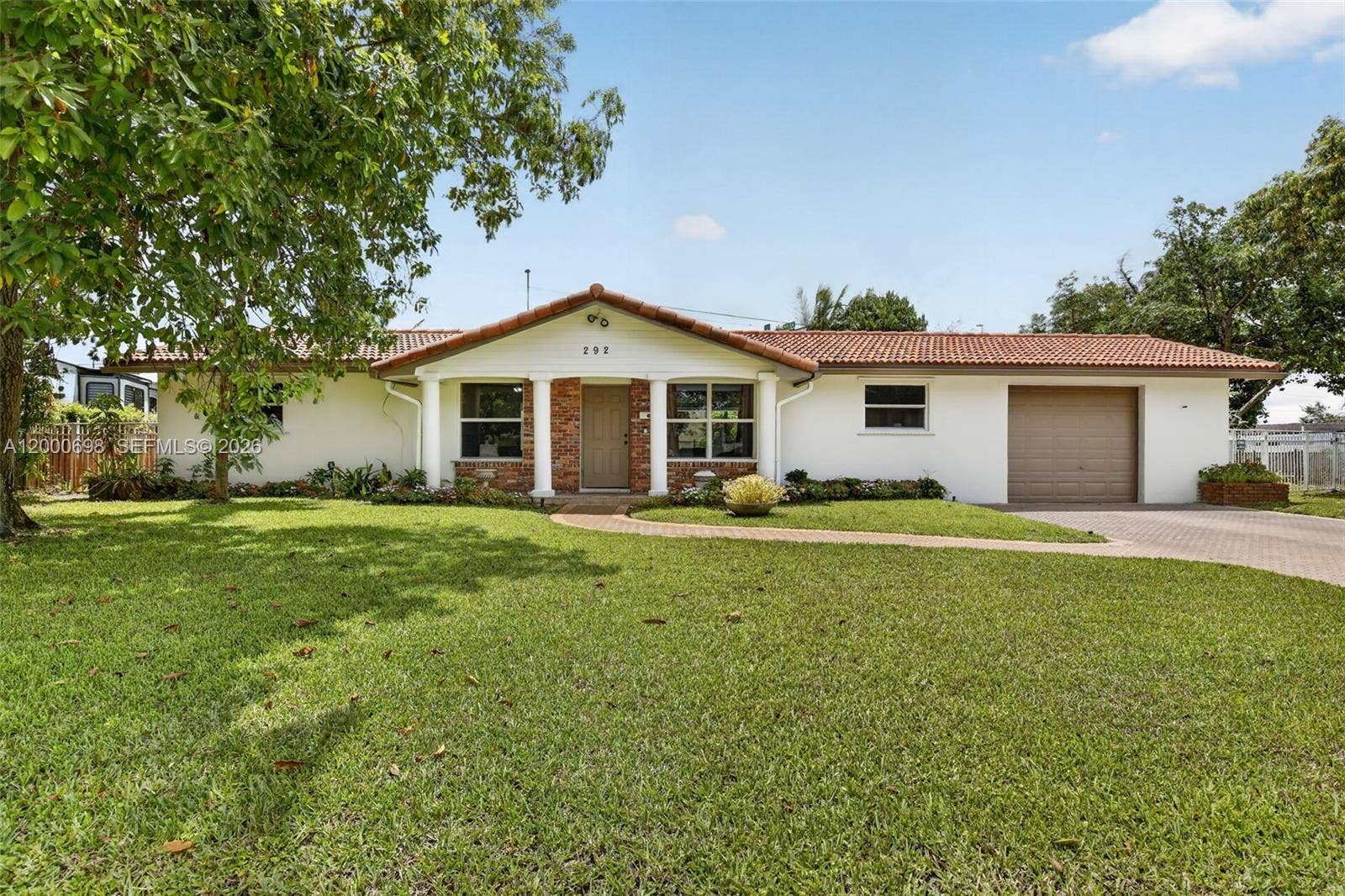 292 SW 52nd Avenue, Plantation, FL 33317 Photo 2