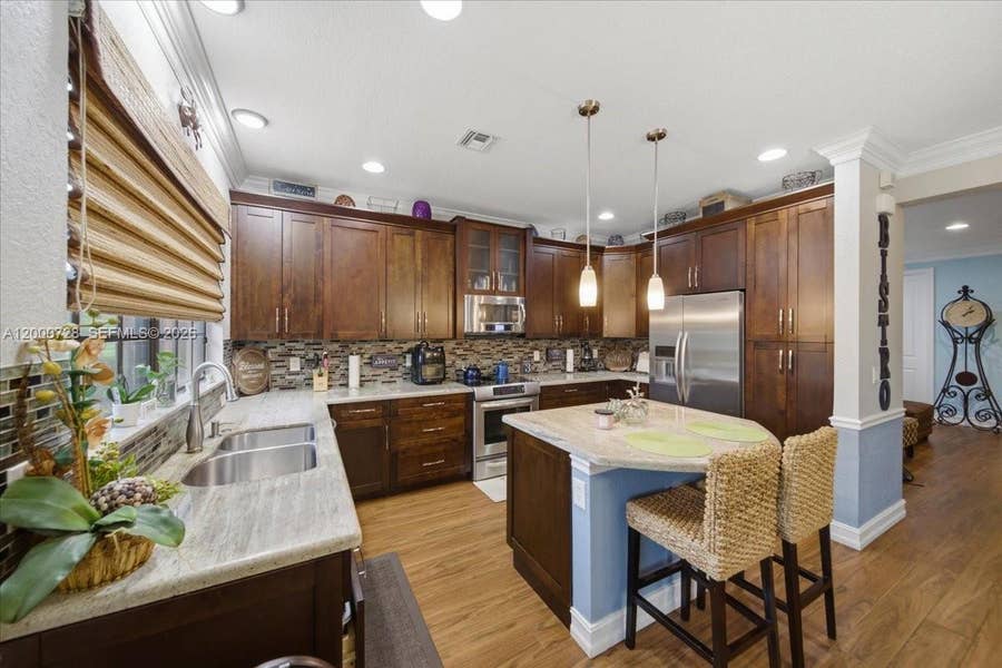 Property photo for 110 E Riverwalk Circle E, Plantation, FL