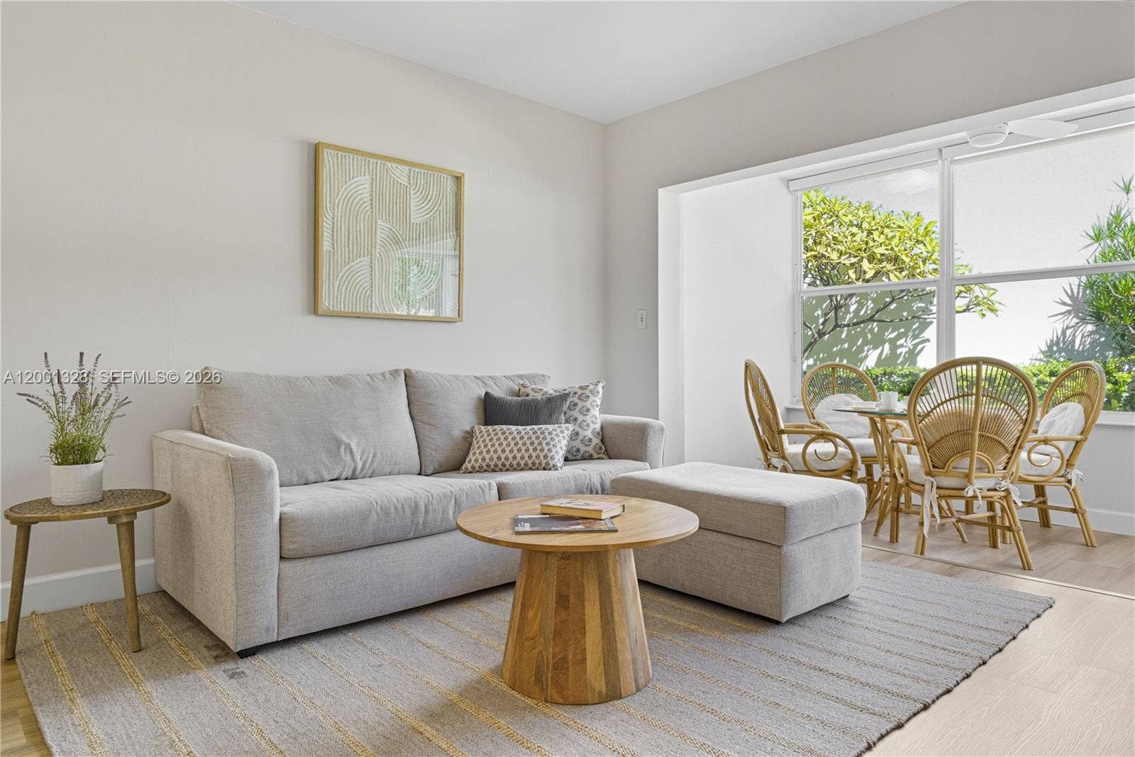 1501 S Ocean Boulevard, #117, Lauderdale By The Sea, FL 33062 Open concept living room