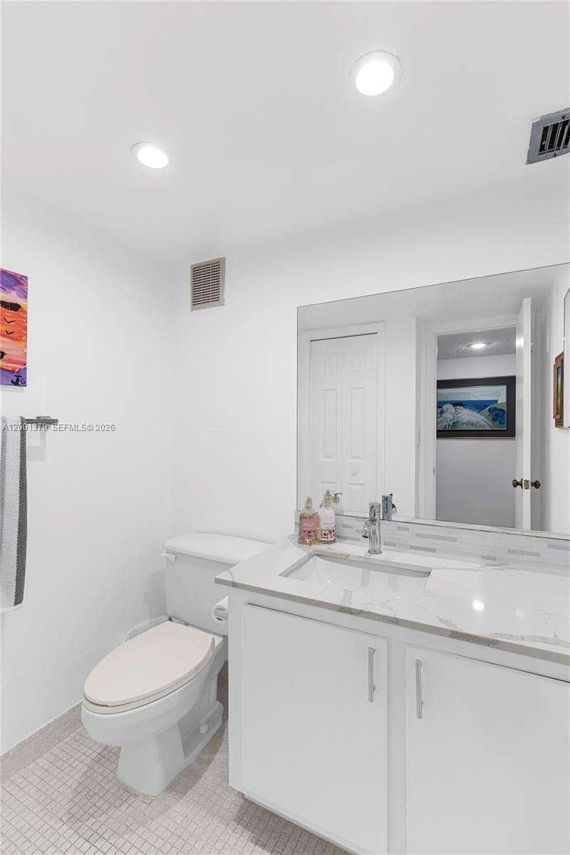16251 Golf Club Road, #311, Weston, FL 33326 Photo 10