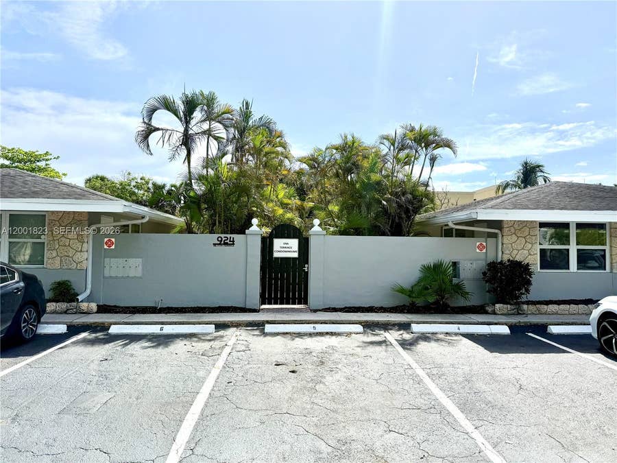 Property photo for 924 NE 17th Terrace, #1, Fort Lauderdale, FL