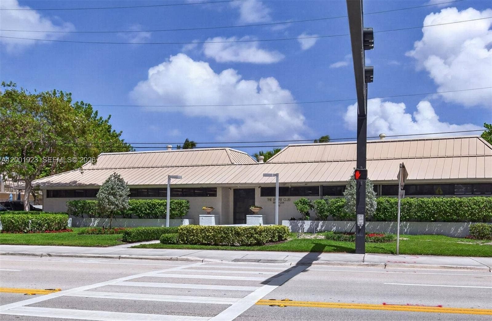 Clubhouse - entrance to pool, gym & beach
