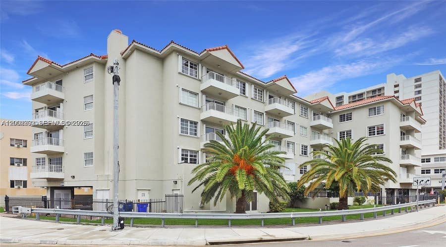 Property photo for 2600 Collins Avenue, #405, Miami Beach, FL