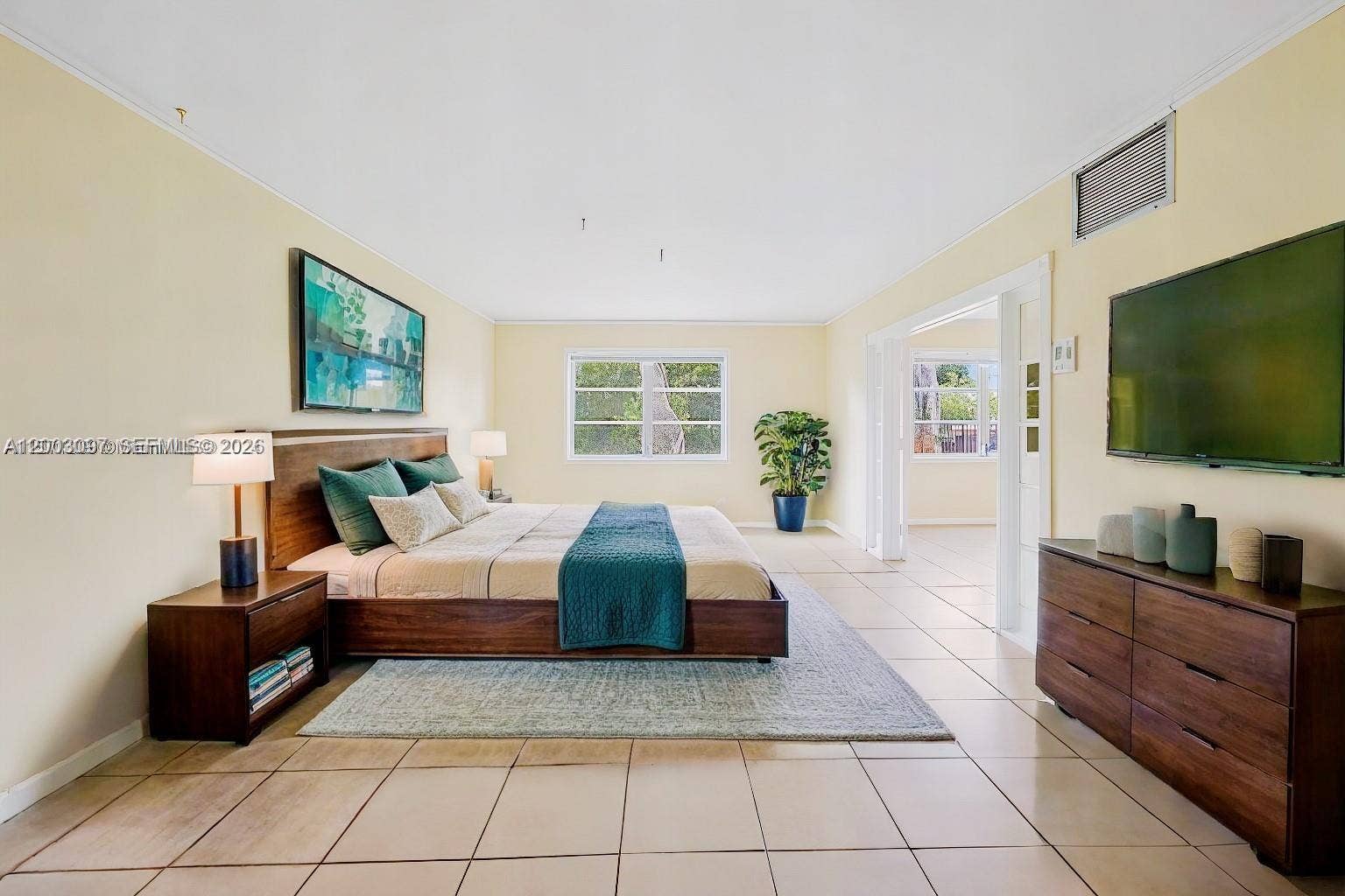 124 NE 19th Court, #114B, Wilton Manors, FL 33305 Photo 4