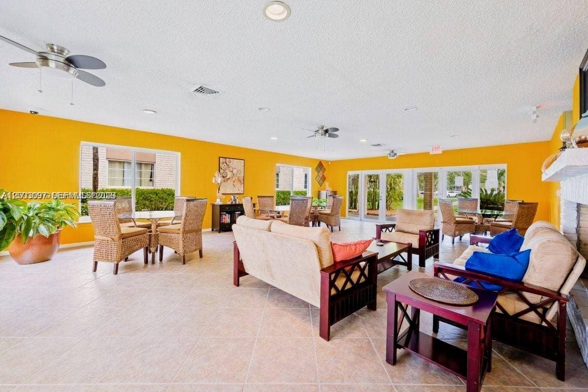 124 NE 19th Court, #114B, Wilton Manors, FL 33305 Photo 25