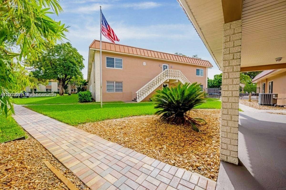 124 NE 19th Court, #114B, Wilton Manors, FL 33305 Photo 24
