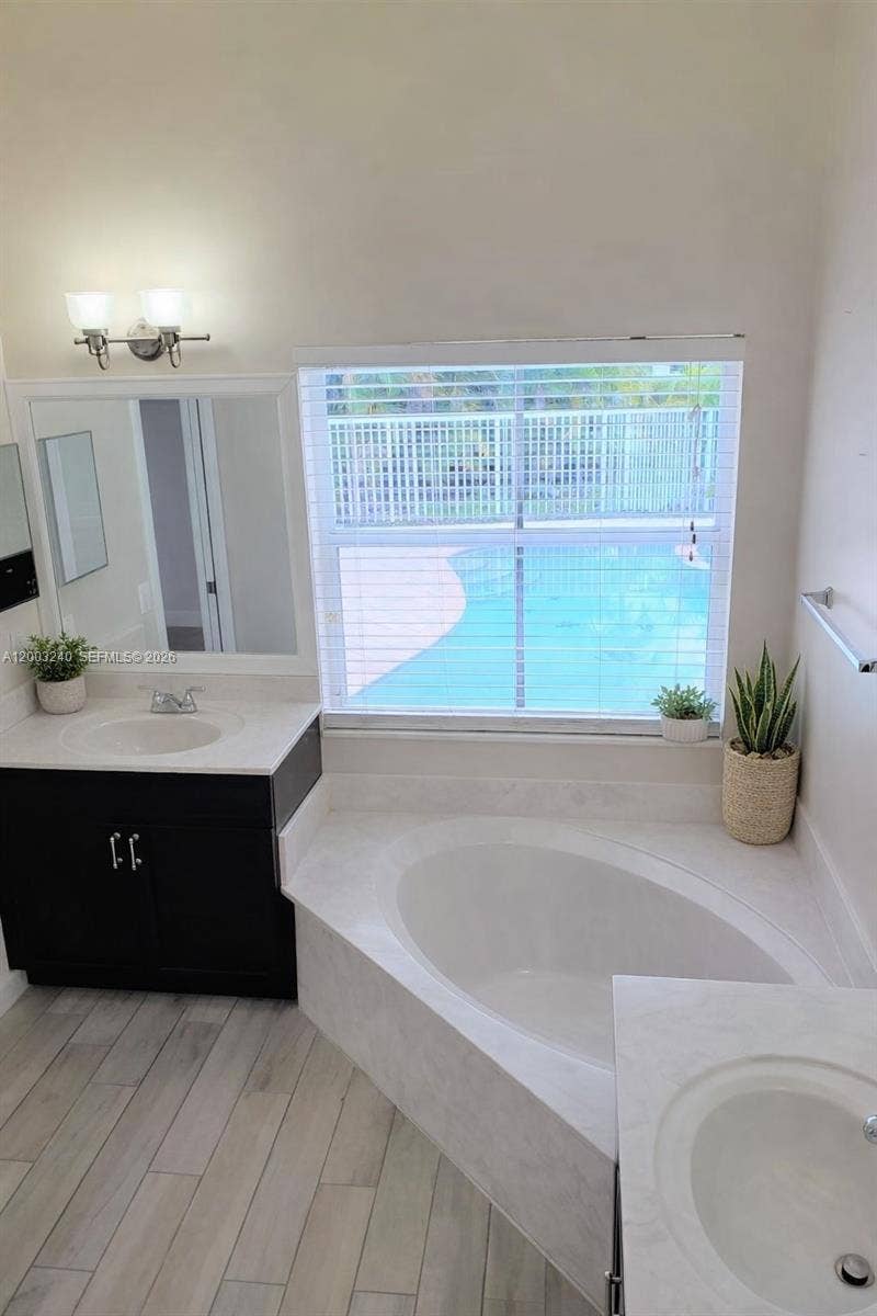 777 Tanglewood Circle, Weston, FL 33327 Photo 14