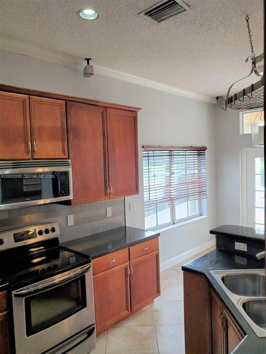 777 Tanglewood Circle, Weston, FL 33327 Photo 7